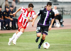 Tekio corre con el balón || Foto: LFP