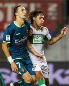 Óscar Díaz corre junto a Damián Suárez Foto: Real Valladolid
