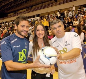 Sara Carmona, junto a David de María y Onésimo Sánchez, en el I Desafío Solidario