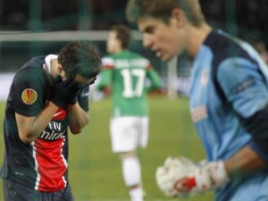 Fernández, ante el PSG francés. || Foto: eitb.eus