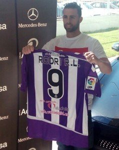 El Real Valladolid se deja la piedad en casa 2 Rodri || Foto: Sergio Sanz