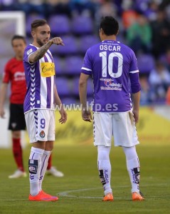 Roger da indicaciones a Óscar || Foto: lfp.es