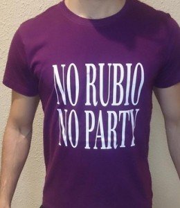 Camiseta diseñada por unos aficionados blanquivioletas en apoyo a Álvaro Rubio Foto: @sofiQTCM_21