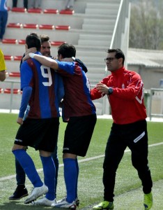 Rubén Albés y jugadores || Foto: Vicen Muñoz