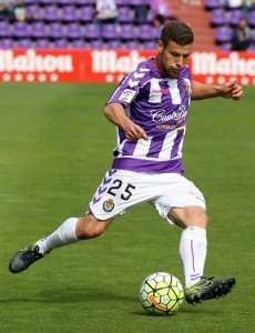 Tiba, antes de golpear al balón || Real Valladolid