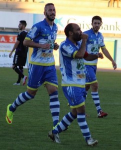 Los jugadores de la Arandina celebran un gol Foto: Víctor Álvarez