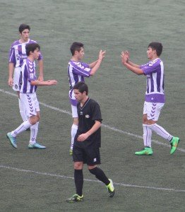 Una acción del Real Valladolid - Arces de la primera vuelta || Foto: Víctor Álvarez