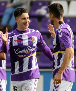 Hermoso y Del Moral celebran un gol Foto: Real Valladolid