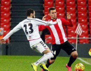 Ager Aketxe, en pleno partido || Foto: Deia