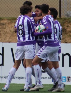 Celebración del gol de Caye Foto: Víctor Álvarez