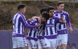 El Real Valladolid DH cumple ante la Peña 1 Celebración del gol de Dani Vega