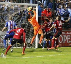 Pacheco atrapa el balón