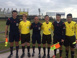 Del Camp Nou a Los Anexos 2 Zancada Lobato, acompañado de sus dos asistentes y del trío arbitral que dirigió el Real Valladolid - Cultural Leonesa de Regional Cadete