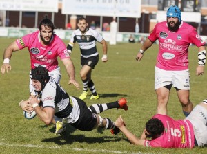 El Salvador logra un ensayo en el último derbi Foto: El Norte de Castilla