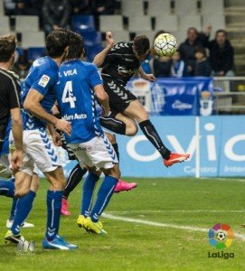 Villar cabecea para su 2º gol