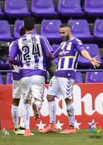 Roger, Rennella y Mojica celebran un gol