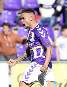 Roger celebra un gol || Foto: Real Valladolid