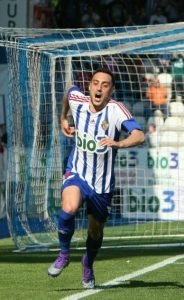 Aguza celebra el 2-0