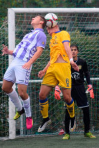 Fabio cabecea ante Pablo Foto: AD Alcorcón