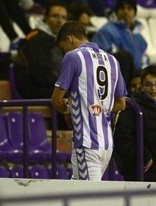 Mata va hacia el vestuario después de ser expulsado || Foto: LFP
