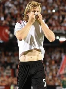 Diego Mateo cuelga las botas con honores en Newell's 1 Diego Mateo
