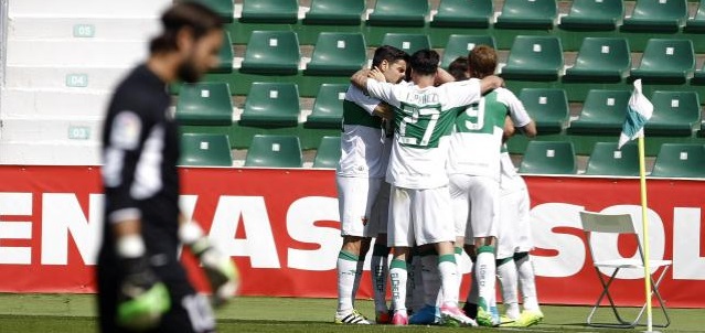 Los jugadores del Elche celebran un gol || Foto: Elche Directo