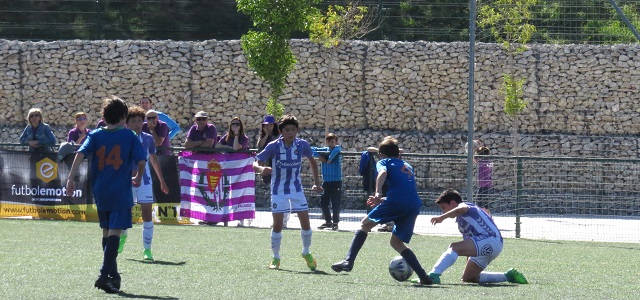 Un momento del torneo con la bandera del Pucela || Foto: Raquel Gómez