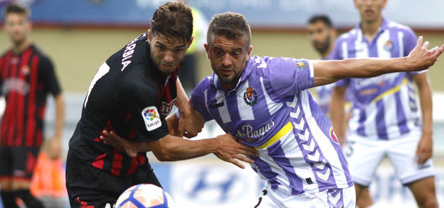 Balbi trata de controlar un balón | Foto: LFP