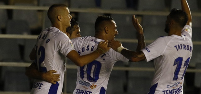 Los jugadores del Tenerife celebran un gol || Foto: El Dorsal