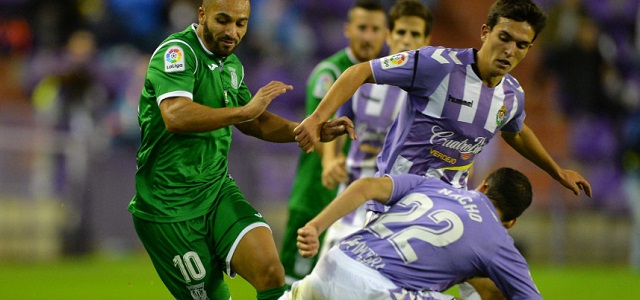 Nacho y Cotán intentan parar a El Zhar || Foto: LFP