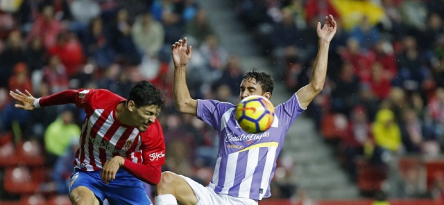 El Real Valladolid rascó un empate en El Molinón || Foto: LFP