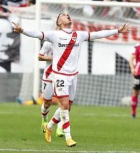 raul de tomas celebra el 1 1 del rayo vallecano ante el albacete laliga