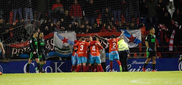 Los jugadores del Lugo celebran un gol || Foto: LFP