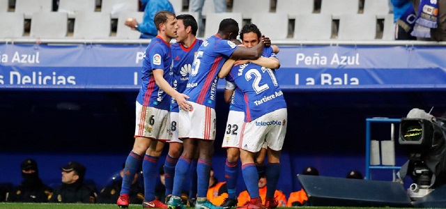 Los jugadores del Oviedo celebran un gol || Foto: La Voz de Asturias