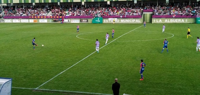 Un momento del partido entre Gimnástica Segoviana y Promesas || Foto: Onda Cero Segovia