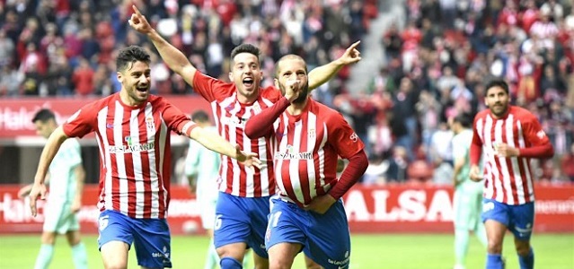 Lora celebra un gol con el Sporting || Foto: LFP