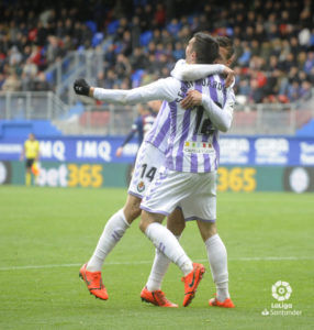 Alcaraz abraza a Guardiola tras su gol