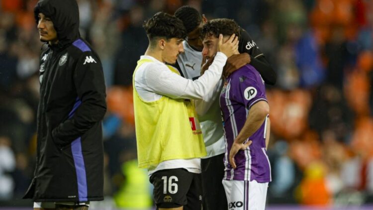 Raúl Moro llorando tras perder contra el Valencia