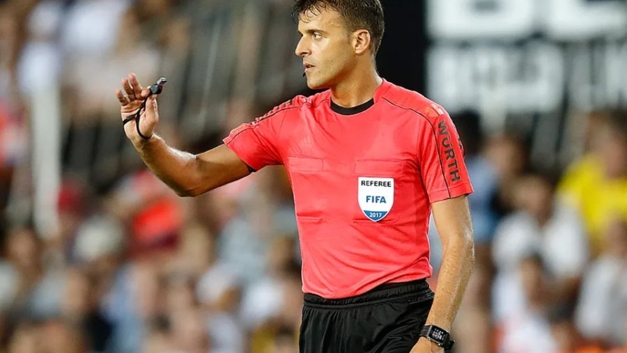 Gil Manzano será el árbitro del Real Valladolid - Osasuna