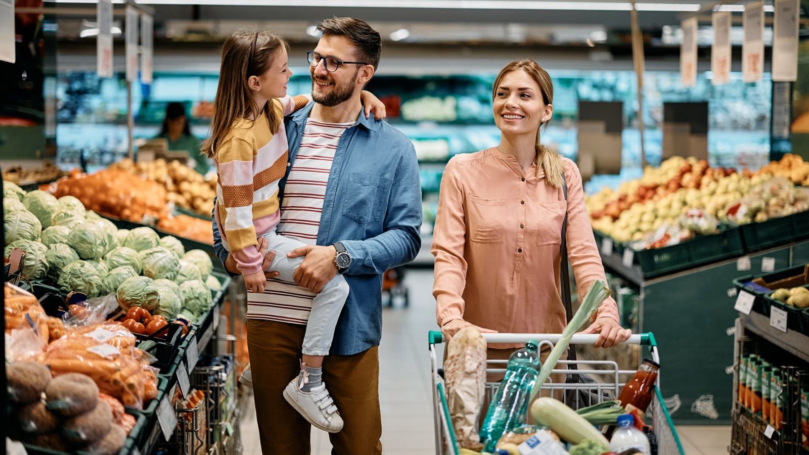 El Gobierno lanza una nueva ayuda de 2.400 € para las familias