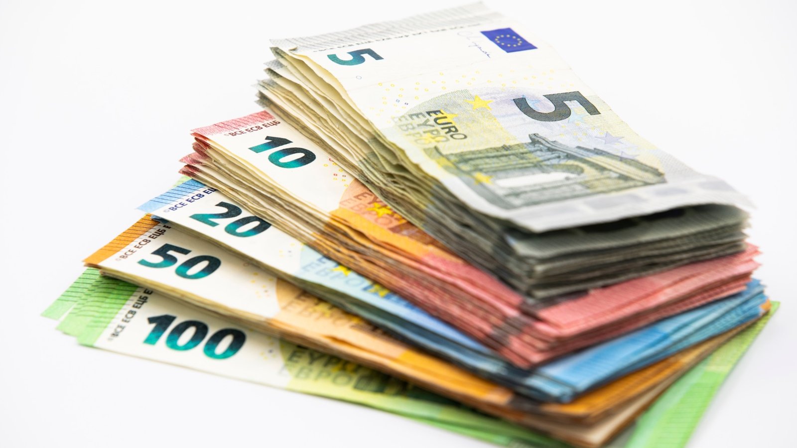 La mente de aquellas personas que separan los billetes según su valor