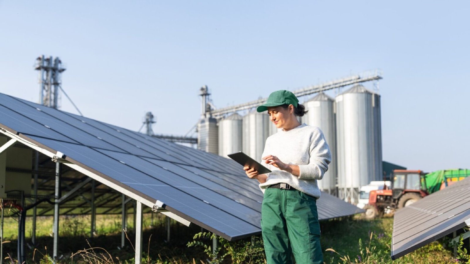 El dineral que gana en sus tierras gracias a las placas solares