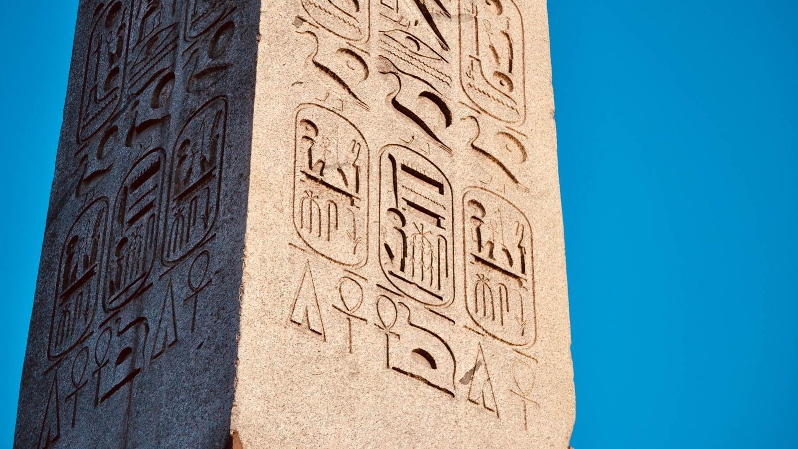 Un arqueólogo encuentra mensajes encriptados de Ramsés II