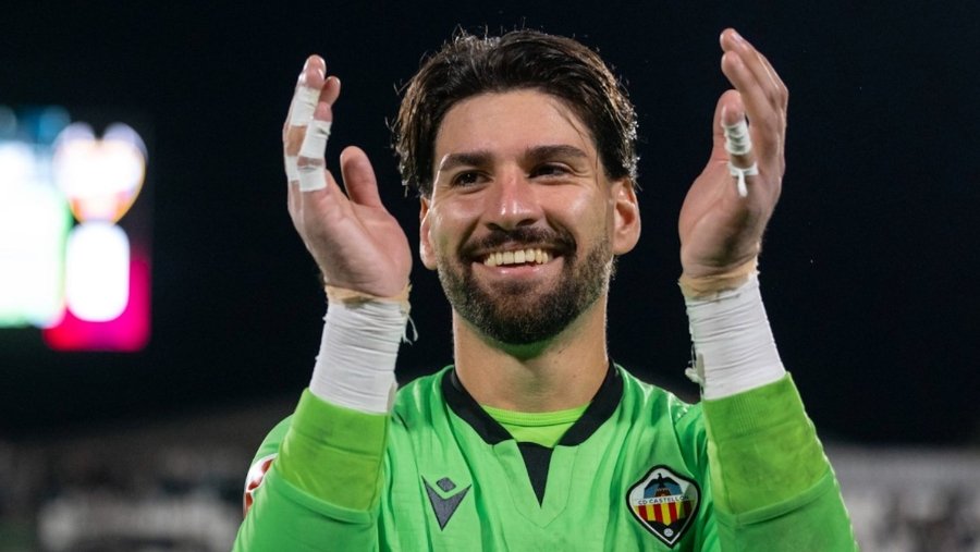 Once futbolistas libres de LaLiga Hypermotion que podrían ser una oportunidad de mercado 1 11 futbolistas libres de LaLiga Hypermotion que podrían ser una oportunidad de mercado