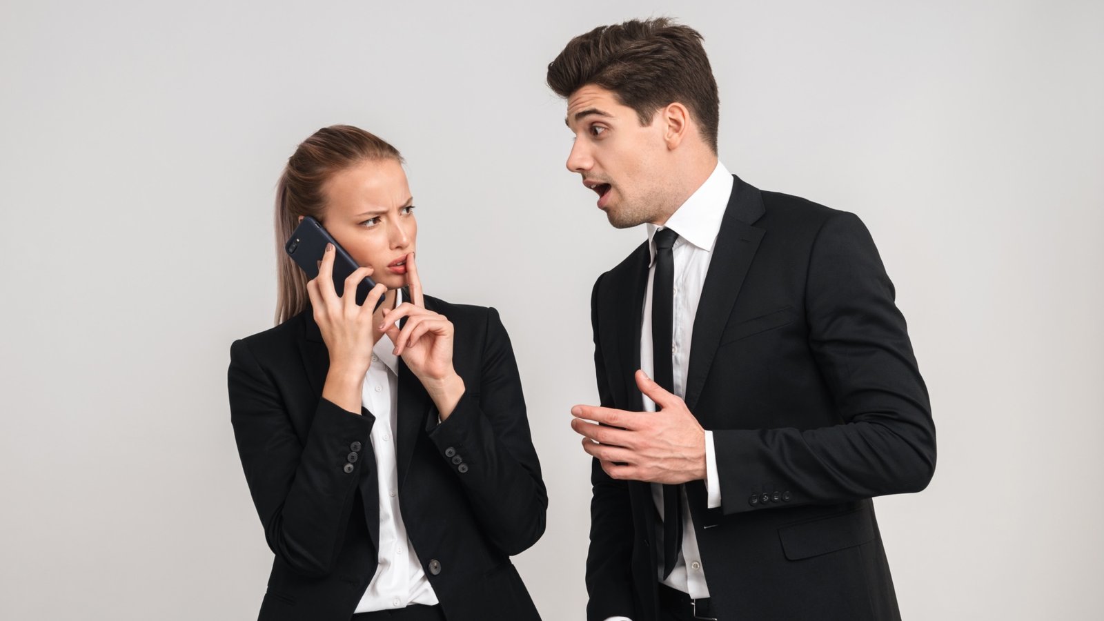 Así son las personas que interrumpen continuamente a otras