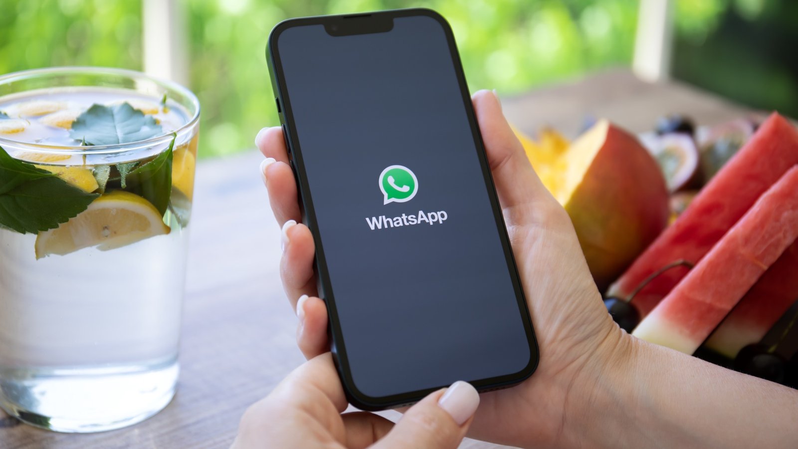 Grupo de WhatsApp a una trabajadora durante sus vacaciones