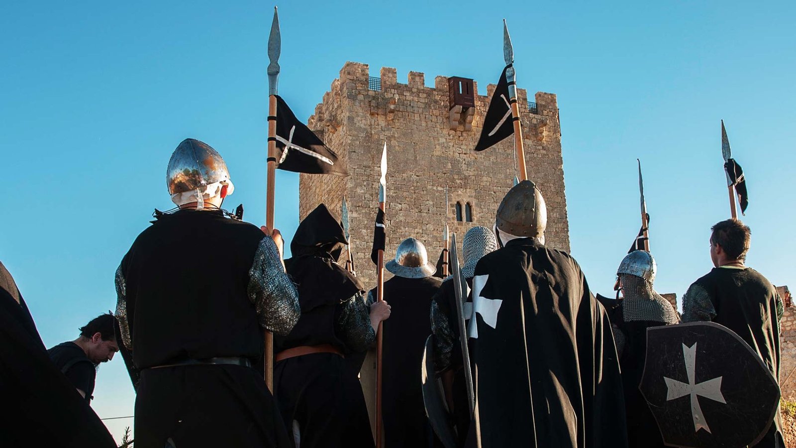 Este pueblo medieval de Valladolid se convierte en un mar violeta