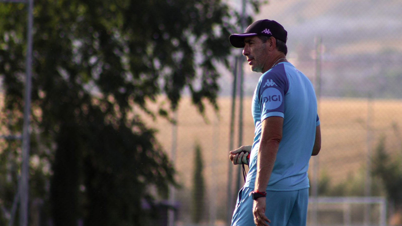 "Arnu tiene una problemática" 1 Guillermo Almada en un entrenamiento del Real Valladolid