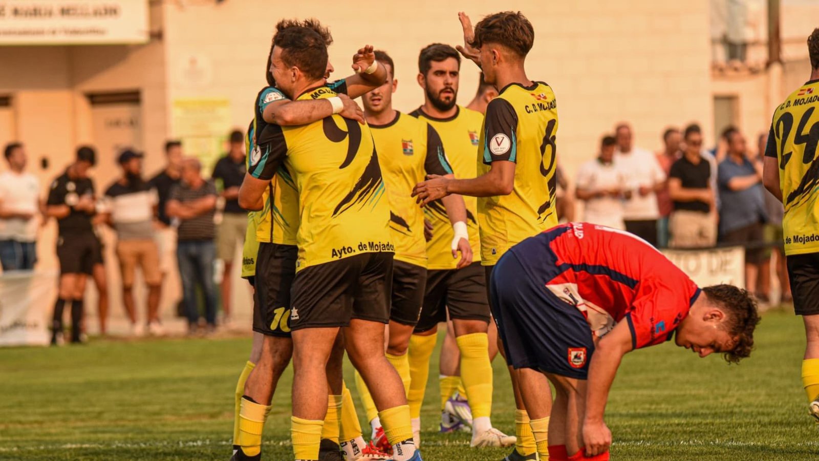 El Mojados celebra un gol en el Trofeo Diputación