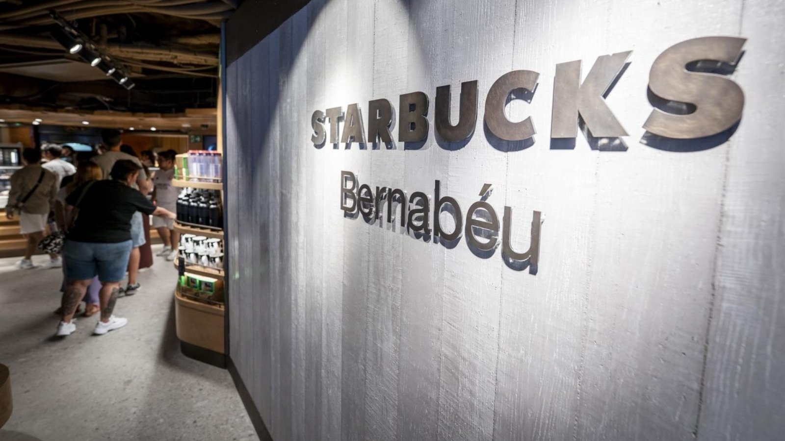 Starbucks lo hace oficial: abre un nuevo establecimiento